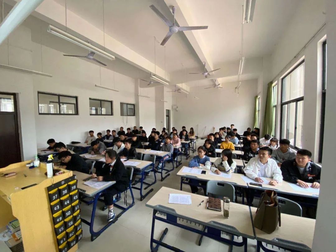 我院学生工作科举行新生班主任及班级心理委员培训会